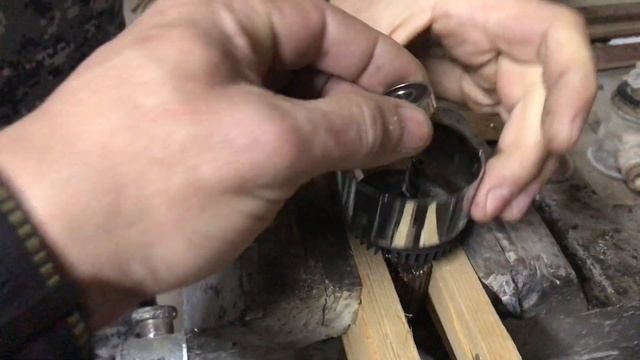 Снимаем подшипник с якоря электроинструмента 2/2 смотреть онлайн