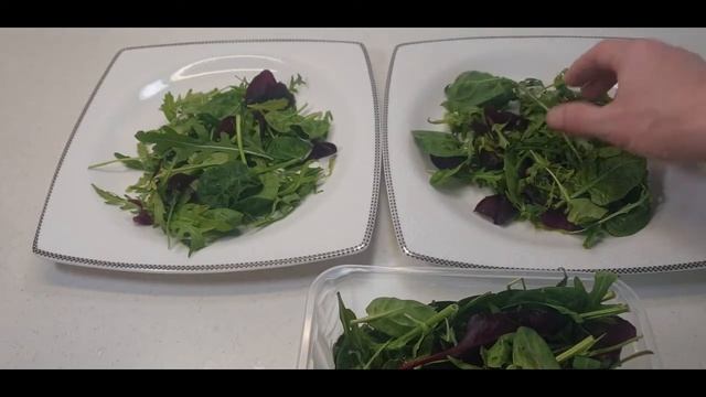 Салат с грушей и сыром
