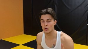 Как научиться делать СТОЙКУ НА ГОЛОВЕ? Полная инструкция как научиться стоять на голове