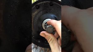 Выбиваем подшипники колеса иж 49