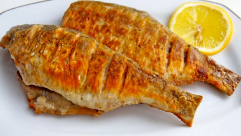 Мелкая плотва запечённая в духовке.