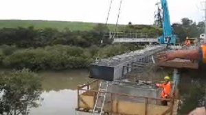 Кран упал в воду