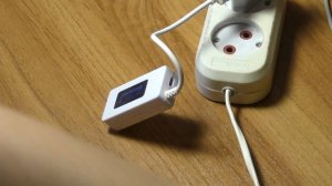 Универсальное устройство для зарядки и питания, с двумя USB выходами на 2А.