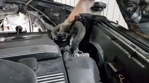 Опять в сервисе M54B30/Ремонт двигателя,что не досмотрели?Что капает из под капота?Чёрный пепелац!