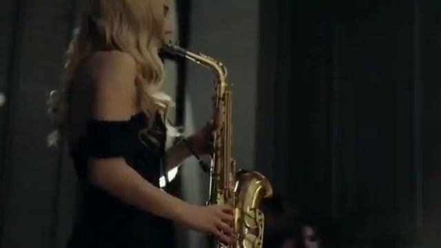 Саксофонистка Мария Зотова. Shape of you