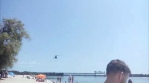 Ми-24 и Ми-8 прошли низко над пляжем. Кременчуг.