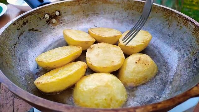 Как ВКУСНО пожарить МОЛОДУЮ КАРТОШКУ?