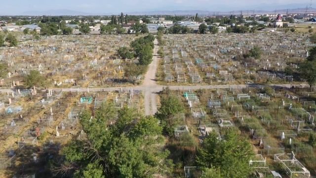 Тараз (Джамбул) 4К. Кладбище на Зелёном ковре с  высоты птичьего полета. ЧАСТЬ - 1.