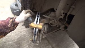 МЕНЯЕМ ТОРМОЗНЫЕ ДИСКИ OPEL VECTRA B