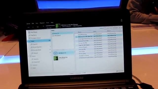 Samsung N127 netbook with Moblin Linux
