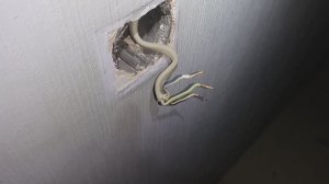 Шайтан электрика в квартире. Электроразводка от рукажопов. Это жёстко. Шабашники Часть 2