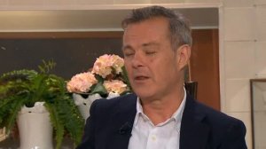 Efter 40 års vänskap trädde han fram som transvestit  - Nyhetsmorgon (TV4)