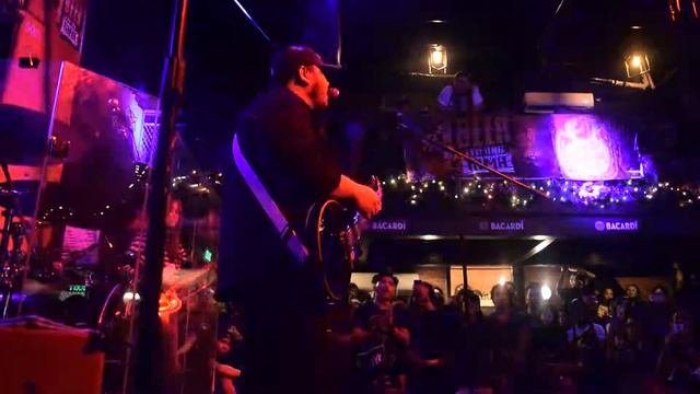 Pink White Blue - Mayonnaise (Live at Social House) смотреть онлайн