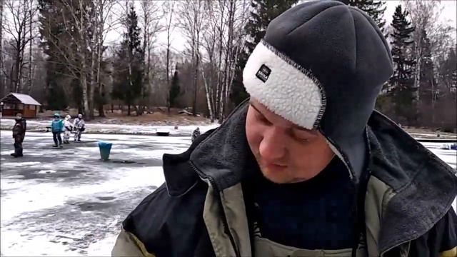 Снежок припорошил и актив заработал! Поимки форели на Верхнем, Клёвое место, Лосиный остров смотреть онлайн