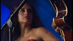 George Benson & Noa perform "This Masquerade"