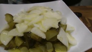 Мужской салат из солёных огурцов!