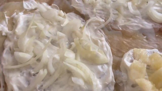 МЯСО ПО-ФРАНЦУЗСКИ/ОТБИВНЫЕ С АНАНАСОМ