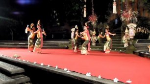 🇮🇩 Vlog Бали . Ubud . Фольклор, Балинезийский  танец.mp4