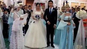 Выход невесты в казахском стиле из фильма Кыз жыбек