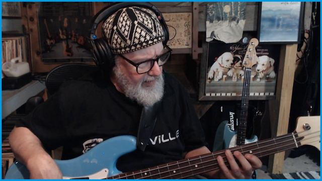 Fender MIJ Limited International Color Precision Bass- Maui Blue смотреть онлайн