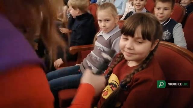 Вышневолоцкие актёры берут интервью у ребят смотреть онлайн