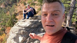 Тропа над Ялтой. Волшебная осень в Крымских горах. Ялта. Крым. Боткинская тропа