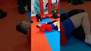 Кимура, узел плеча, болевой на локоть и все это из положения лёжа на спине , по трен.т.89133843817