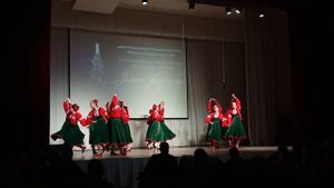 «Все в пляс» - средняя группа, Образцовый коллектив ансамбль народного танца «Капельки»