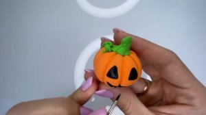 Поделки на ХЕЛЛОУИН - Тыква и летучая мышь из пластилина