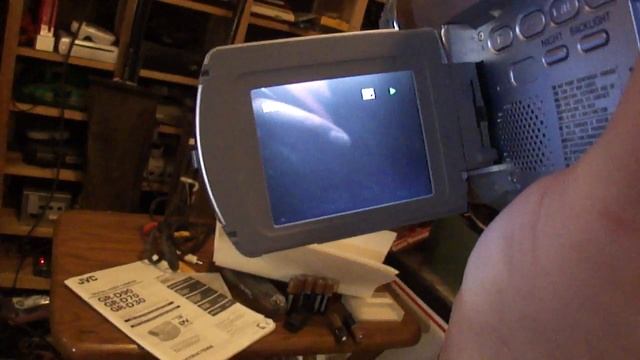 JVC GR-D30 MiniDV Camcorder Found At Goodwill (With Tape Still Inside) смотреть онлайн