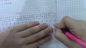 Как мы учим уроки! Вика делает уроки!