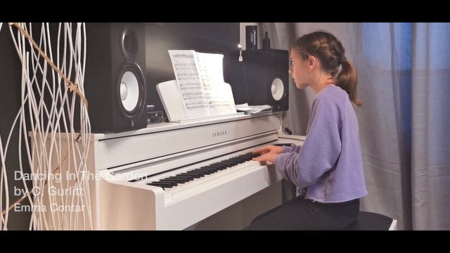 Dancing In The Garden (C.Gurlitt) beautiful piano music смотреть онлайн