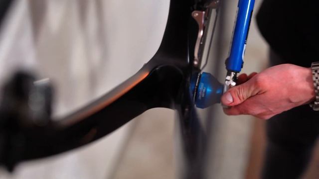 dreambuild Pinarello Dogma F plutonium flash + Shimano Dura-Ace R9270 Di2 12 speed смотреть онлайн