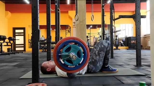 Д 2 : Жим штанги на полу, 90 кг, 3 подход. смотреть онлайн