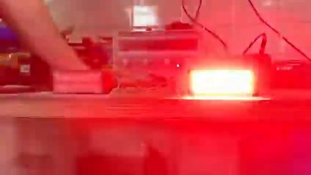 СТРОБ ВСПЫШКА ELE 12X1W LED 526 / 527 смотреть онлайн