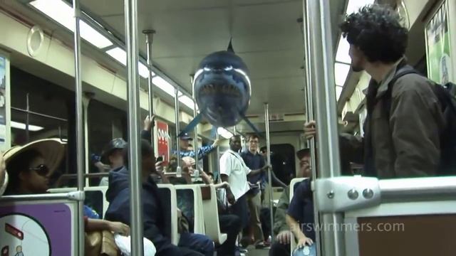 Летающие рыбы Акула и Клоун! Air Swimmers Shark and Clownfish! смотреть онлайн