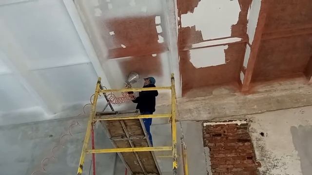 Шпаклюем потолки грунтовочным пистолетом смотреть онлайн