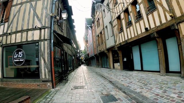 NOT FAR FROM PARIS IS TROYES France🇫🇷: MUST VISIT смотреть онлайн