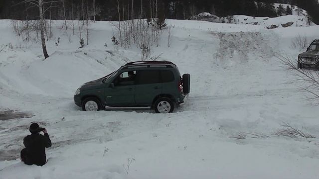 Покатушки на Белом камне: нива, нивы, нива шерволе, сузуки джимми, УАЗ патриот, мазда. Часть 2 смотреть онлайн