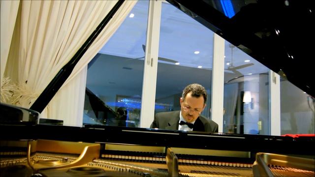 Igor Ostrovsky plays The Beatles "Yesterday" смотреть онлайн