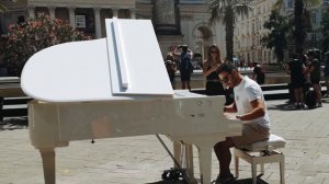 TANGO on Public Piano (La Cumparsita)