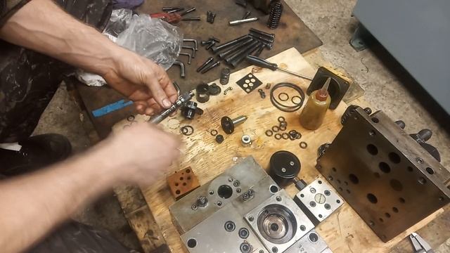 Гидрораспределитель 3Е721, переборка, колечки, размеры \Hydraulic distributor 3E721, repair , ring смотреть онлайн