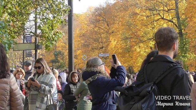 Немыслимая очередь в Екатерининский парк в Царском Селе.