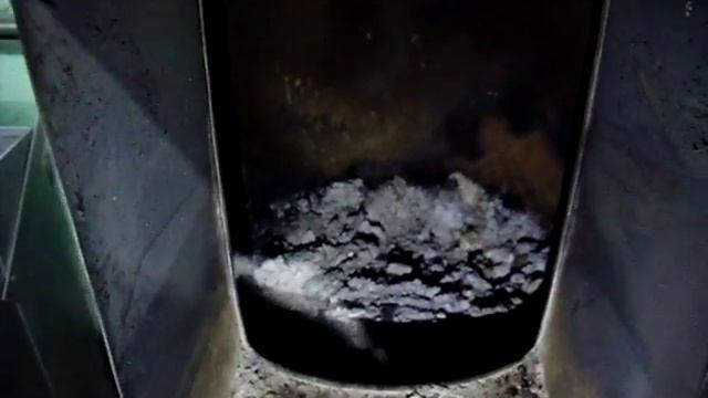 Зачем топить углём, если есть брикеты. смотреть онлайн