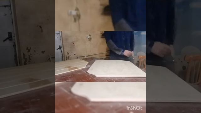 Сделал реставрацию столика. Замена столешницы