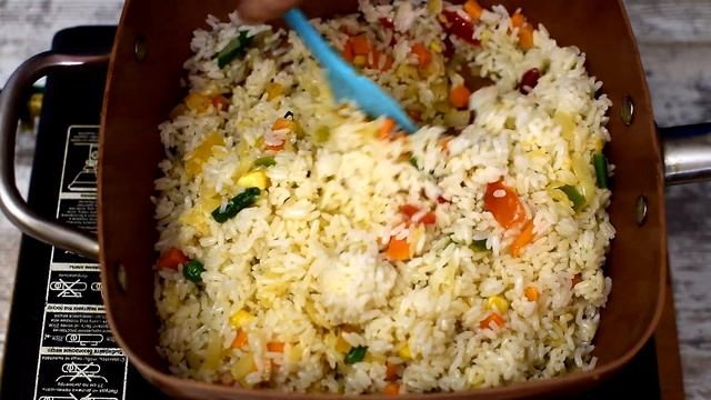 Немного Азии.  Жареный рис по-тайски с овощами и ананасами