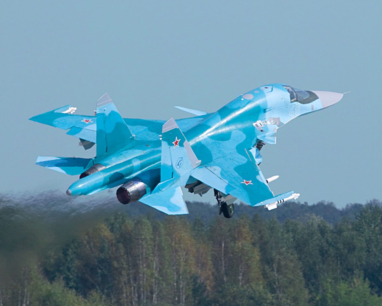 К какой авиации относится самолет су 34. Су 34 Ейск. Су34 самолет. Военный самолет Су 34. Су-34 бомбардировщик самолёты России.