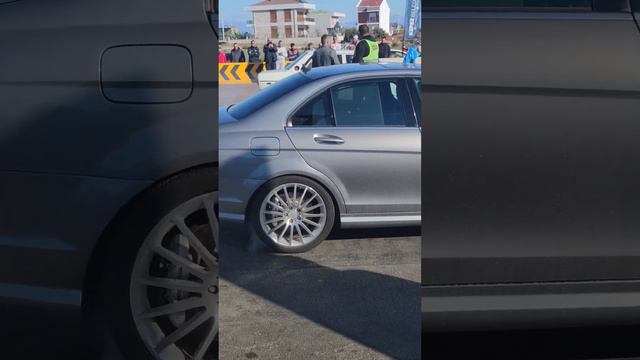 Mercedes AMG 63 #amgc63 #amg #mercedes #mercedesamg #мерседес #гонки смотреть онлайн