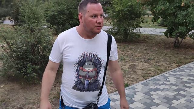 Сквер Дружба. Болталогия, прогулка, Саксофон. смотреть онлайн