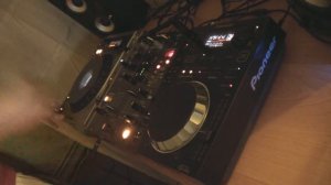 My first mix using the PIONEER CDJ-350, CDJ-800, DJM-400